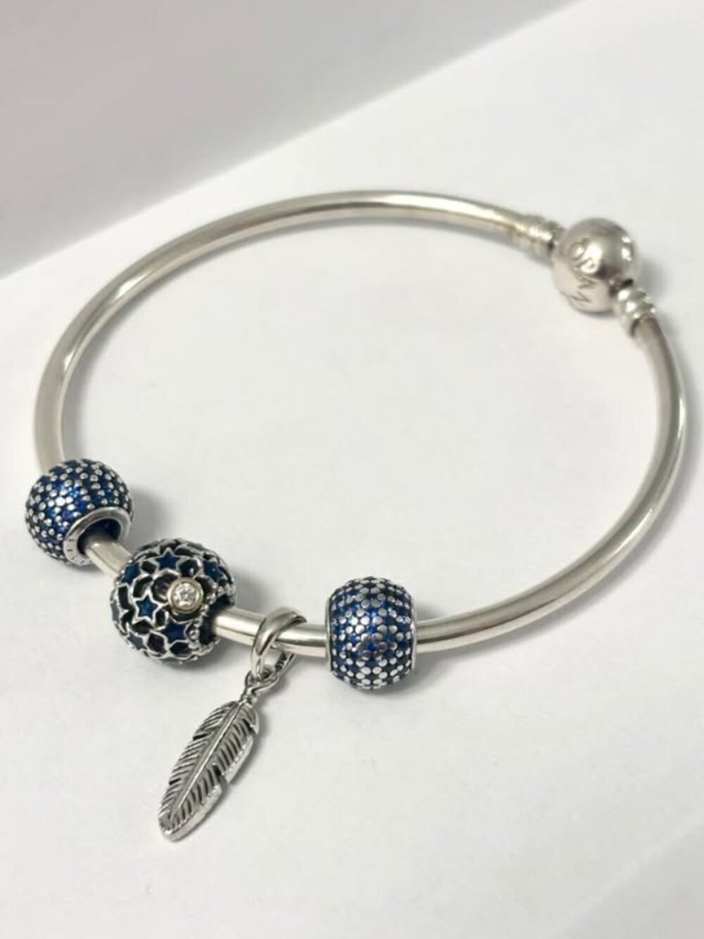 Pandora Sterling Silver Bangle + 4 Pandora Charms (Excellent Condition)